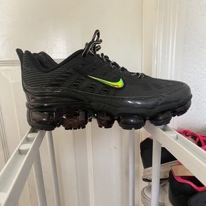 Nike Vapormax 360 Women’s size 7 Black